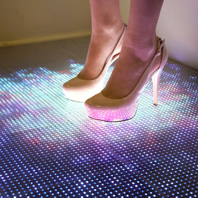 DM-R PH3.9 RGB LED Carreaux de sol de danse interactifs de 500 mm x 1000 mm pour la représentation sur scène