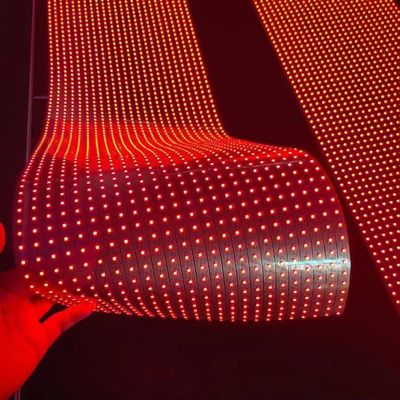 Écran de film cristallin LED transparent pour un impact visuel dynamique