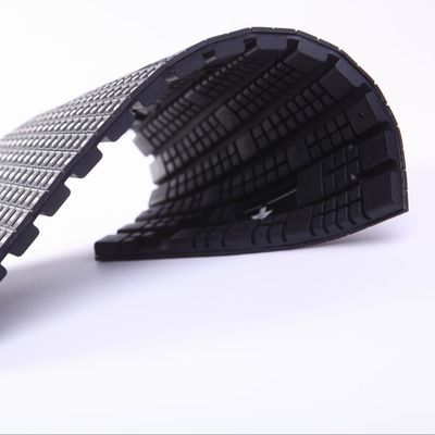 L'écran flexible à LED peut être plié à 140° pour répondre à diverses formes telles que cylindre, arc intérieur, spirale, etc.